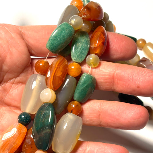 Vintage 1970s Multicolored Agate Bead Strand 28 in